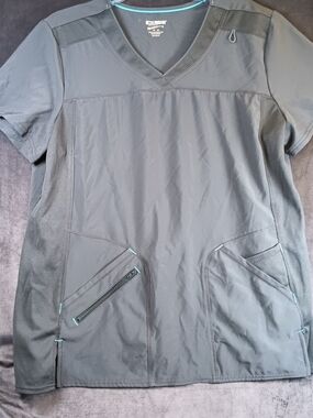 Scrubstar Men's V-Neck Gray Performance Shirt